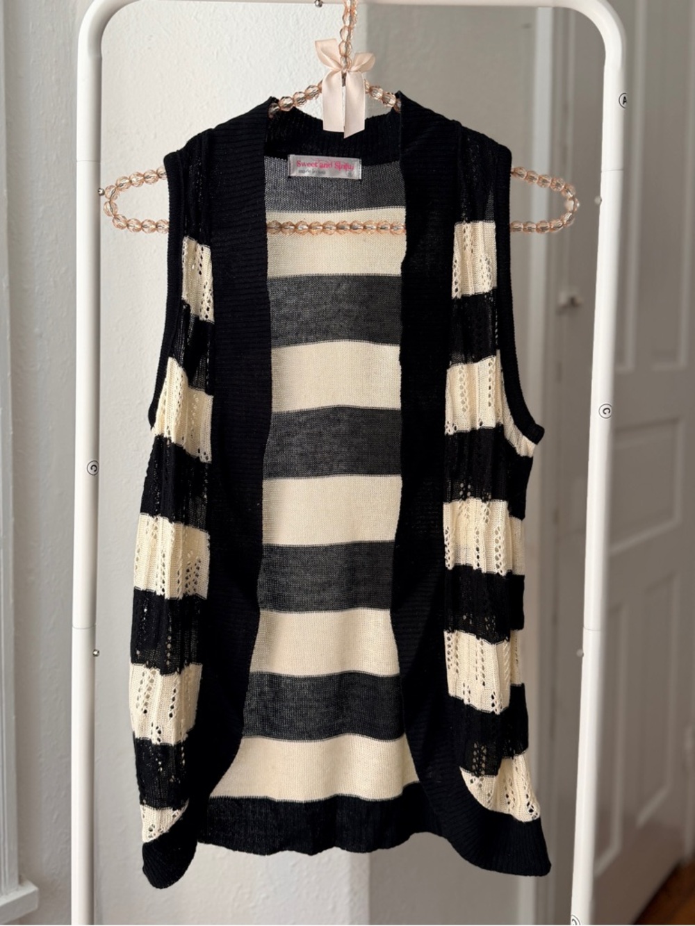 Vtg 2000s Sweet and Sinful sleeveless knit striped cardigan black & offwhite